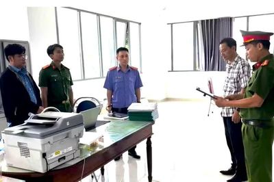 Cựu cán bộ ở Pleiku yêu cầu 13 người đưa tiền để 'tạo điều kiện'