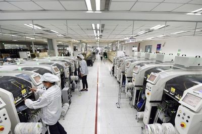 Công xưởng Trung Quốc vươn lên nắm quyền thiết kế, khiến phương Tây phải phụ thuộc