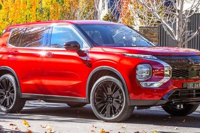 Mitsubishi Outlander thế hệ mới có thể dùng tới 4 mô-tơ điện, ra mắt 2 năm tới