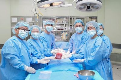 Bé trai 1,5 tuổi hiến tủy cứu chị gái mắc bệnh suy tủy xương