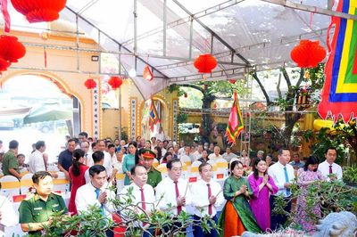 Trang trọng lễ kỷ niệm 726 ngày mất của Hưng Đạo Đại Vương Trần Quốc Tuấn tại Nghệ An