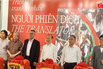 Triển lãm tranh 'Người Phiên dịch' kết nối tri thức, công nghệ và nghệ thuật