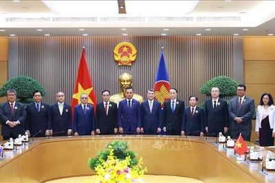 Thủ tướng tiếp Trưởng đoàn các nước ASEAN dự Hội nghị về đấu tranh với tội phạm truy nã