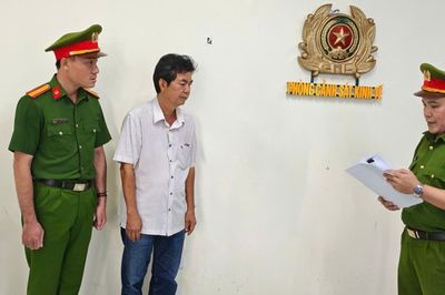 Bắt đối tượng lừa 328 người học lái xe, chiếm đoạt 492 triệu đồng