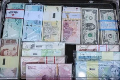 Giá trị đồng tiền Iran chạm đáy, 2,5 triệu rial đổi 1 USD