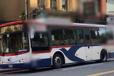 Người đàn ông tử vong trên xe buýt, 3 ngày sau mới được phát hiện