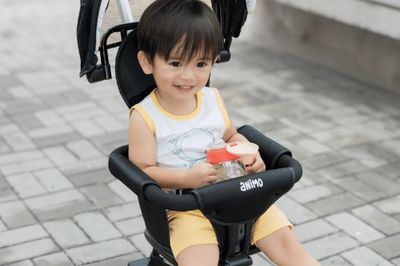 Mua xe đẩy cho bé: Trải nghiệm thực tế hay chốt đơn online?