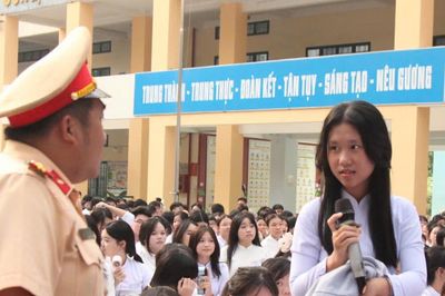 CSGT TP.HCM tăng cường giáo dục pháp luật về giao thông