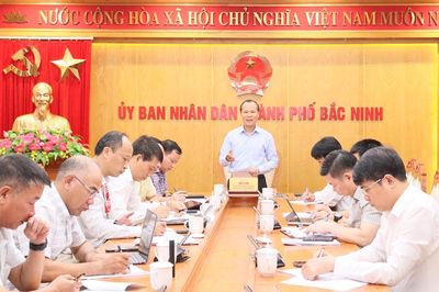 Phó Chủ tịch Thường trực UBND thành phố làm việc với Đại học Bách Khoa Hà Nội về triển khai Dự án cơ sở đào tạo tại Bắc Ninh