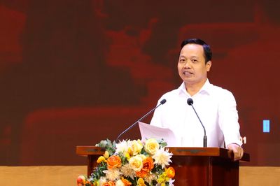 Triển khai thực hiện nghị quyết, chỉ thị của Bộ Chính trị và chương trình, kế hoạch của tỉnh