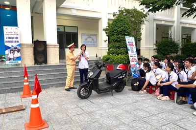Hơn 20.000 giáo viên, học sinh được phổ biến pháp luật về trật tự an toàn giao thông