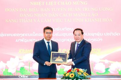 Phó Bí thư Thường trực Tỉnh ủy Hồ Xuân Trường tiếp Đoàn đại biểu Ban Tuyên huấn Trung ương Đảng Nhân dân Cách mạng Lào