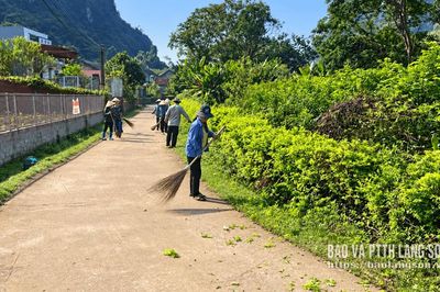 Bằng Mạc: Hơn 6.200 người tham gia phát quang đường làng ngõ xóm