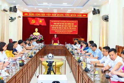 Đoàn giám sát của Ủy ban Trung ương MTTQ Việt Nam làm việc với xã Trấn Yên