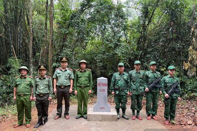 'Lá chắn mềm' nơi biên cương