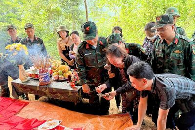 Quy tập 2 hài cốt liệt sĩ xác định được danh tính tại xã Thanh Thủy