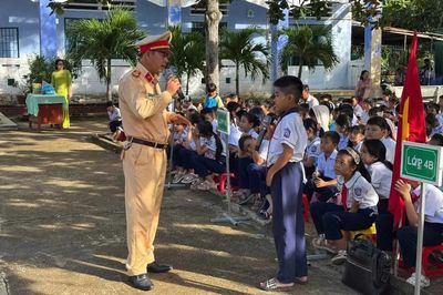 Hơn 20.000 giáo viên, học sinh Khánh Hòa được tuyên truyền pháp luật giao thông