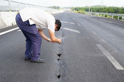 Cao tốc Biên Hòa - Vũng Tàu: Cắt bóc lớp bê tông nhựa, thảm lại mặt đường đoạn sông Buông