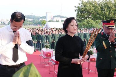 Phó Thủ tướng Phạm Thị Thanh Trà dự lễ truy điệu, an táng 71 hài cốt liệt sĩ tại Lào Cai