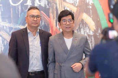 Nguyễn Đức Dũng đã 'phiên dịch' tri thức thế giới sang tiếng Việt và tâm hồn sang ngôn ngữ hội họa