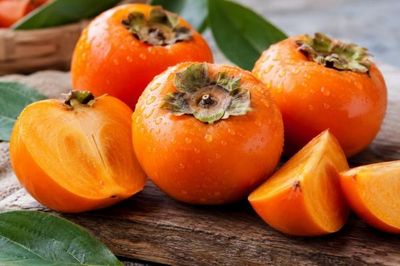 Ăn quả hồng đúng cách để tránh đầy bụng, táo bón và nguy cơ tắc ruột