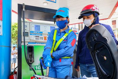 Sắp tới có thể mỗi cây xăng một giá, tăng giảm trong ngày