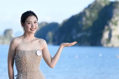 Các cô gái Hoa hậu Việt Nam giữa biển trời Vân Đồn