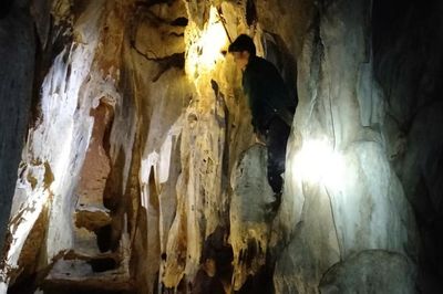 Phát hiện hang động nguyên sơ giữa rừng nguyên sinh ở Nghệ An