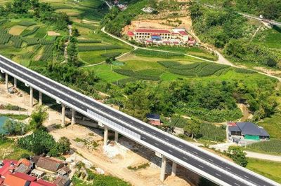Nghiên cứu miễn phí 2 tuyến cao tốc khai thác tạm dịp Tết 2027