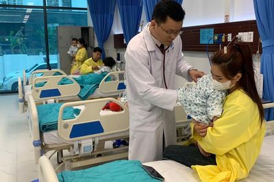 Đồng bộ chính sách để xây dựng hệ thống y tế gần dân, hiện đại và chủ động
