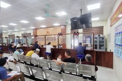 Từ hôm nay, 1/10: HĐND thành phố được quyết định biên chế cán bộ công chức và chính sách thu nhập