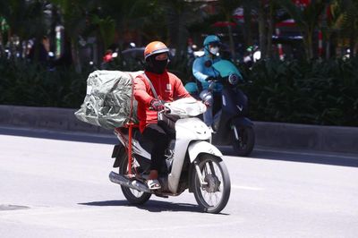 Ngày 1/10: Miền Bắc tiếp tục nắng nóng, miền Nam mưa to cục bộ