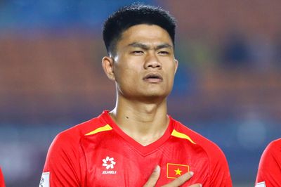 Thân mẫu của tuyển thủ Việt Nam vừa rời đội qua đời