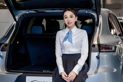 'Nhân viên bán Porsche xuất sắc nhất Trung Quốc' bị bôi nhọ bằng AI