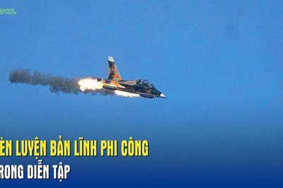Rèn luyện bản lĩnh phi công trong diễn tập