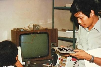 Hành trình người Việt Nam chế tạo chiếc máy vi tính thứ ba trên thế giới, là chiếc đầu tiên tại châu Á