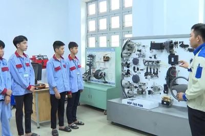 Cánh cửa việc làm rộng mở với học sinh vùng khó