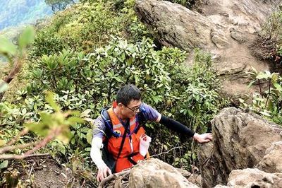 'Bước chân trên mây': Đi để vượt giới hạn, trở về để ngòi bút giàu thêm chất liệu