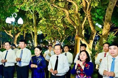 Lãnh đạo Trung ương và tỉnh Ninh Bình dâng hương tưởng niệm Mười nữ liệt sĩ Lam Hạ