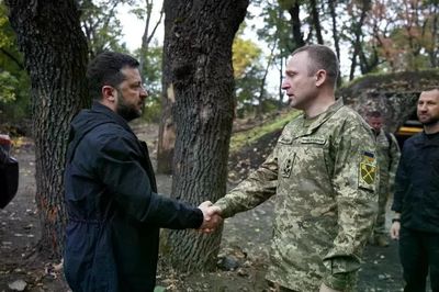 Tổng thống Ukraine thị sát lực lượng ở 'chảo lửa' Donetsk