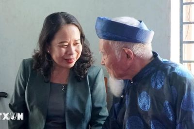 Phó Chủ tịch nước Võ Thị Ánh Xuân thăm, chúc thọ người cao tuổi tại Đà Nẵng