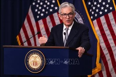 Tổng thống Trump tiếp tục gây sức ép buộc ông Powell rời Fed