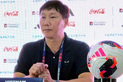 FIFA ASEAN Cup 2016: HLV Kim Sang Sik đặt mục tiêu thắng Pakistan