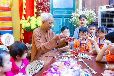 Đề xuất hỗ trợ tiền, hiện vật và khen thưởng để khuyến sinh