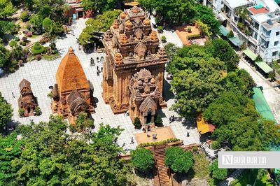Cận cảnh Tháp Bà Ponagar nghìn năm tuổi, di tích quốc gia đặc biệt giữa lòng Nha Trang