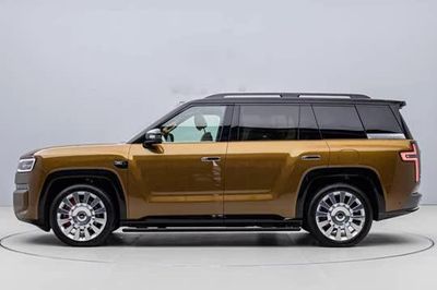 SUV dài gần 5,3 mét, công suất 544 mã lực, giá hơn 1,5 tỷ đồng