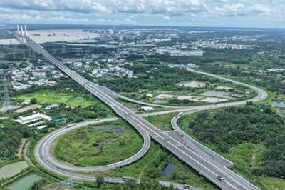 Cao tốc Bến Lức - Long Thành thông xe toàn tuyến sau 12 năm chờ đợi