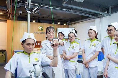 Hướng tới hệ sinh thái chăm sóc người cao tuổi