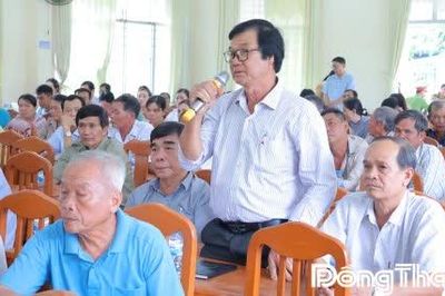 Cử tri gửi gắm nhiều kiến nghị thiết thực về đời sống và sản xuất