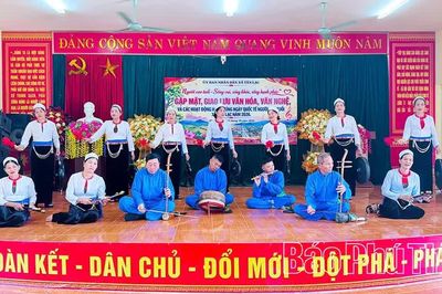 Tân Lạc gặp mặt kỷ niệm 35 năm Ngày Quốc tế Người cao tuổi